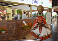 Eine Vertreterin der indischen Biobranche in traditioneller Kleidung