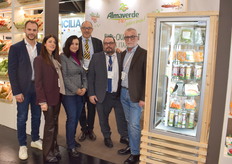 Monica Gonzalez und Carlos Soto von Canova Espagna, Simone Ambrogetti und Paolo Pari (Almaverde Bio) sowie Bruno Manzalini (Fruttage)