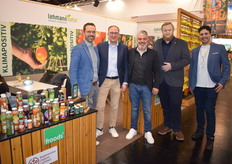Die Belegschaft von Lehmann Natur aus Meerbusch (NRW) mit Raphael Kennerknecht, Olaf Kleinlein, Timur Korkmaz (Froods) und Yasar Yazici. Das Unternehmen gilt als Bio-Pionier schlechthin.