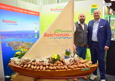 Die Belegschaft der Reichenau-Gemüse eG mit Simon Goretzki und Ingo Bernhard. Deutschlands südlichste Genossenschaft nutzte erneut die Gelegenheit, die Bio-Süßkartoffeln in den Vordergrund zu rücken.