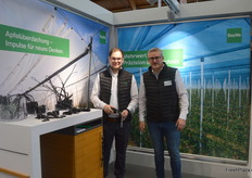 Matthias Strauss und Markus Bodenmüller von der BayWa AG. Im nahe gelegenen Kressbronn verfügt die Obstsparte des Konzerns über eines der größten und modernsten Dienstleistungszentren für Tafelobst in ganz Europa.