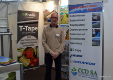 Fréderic Stirnemann des Schweizer Unternehmens CCD SA. Der Betrieb vertreibt verschiedenste Produkte und Zubehör für den modernen Beerenanbau.