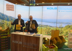 Die Kolb-Gruppe war primär vor Ort, um das breite Verpackungsspektrum für Direktvermarkter und Obsthöfe zu präsentieren. Vertriebler Klaus Brunner (l) sieht u. a. eine steigende Nachfrage nach Flügelschalen für Äpfel.