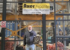 Alejandro Manuel Marin Hernandez ist der stolze Geschäftsführer der Firma Axer GmbH. Insgesamt ist das Unternehmen und dessen Vorgängerfirmen seit über 125 Jahren im Kölner Fruchthandel vertreten.