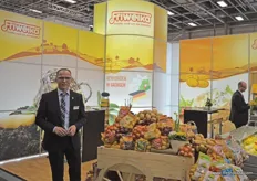 Board member/Marketing Marko Wunderlich of Friweika eG is presenting his products. Friweika is specialized in many varieties of fresh and processed potato products.
