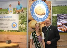 Chairman Konrad Zoller of Bayerische Kartoffel GmbH and the Bavarian potato queen Kathrin I. represented the national association of producers for quality potatoes in Bavaria.