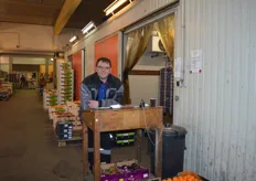 "Hans Becker GmbH" offers a wide variety of fruits and vegetables. Since five generations, the company is on the wholesale. Benjamin Becker is currently conducting the business."
