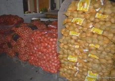 "One of the wholesaler on German wholesale is "Carl Bleyert Handels-GmbH". He is selling Table potatoes, seed potatoes and onions."