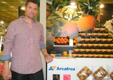 Sales Manager Giorgos Dimitropoulos of Arka Froz, concentrates on apples and peaches
