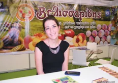 Ms. Emmanuela for Velissaridis (Greece), the company offers peaches, apples and nectarines