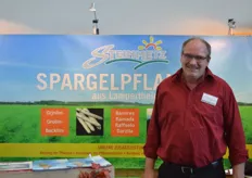 Helmut Steinmetz ist Produzent von Spargel, Erdbeeren und Kartoffeln. Auf der Messe präsentierte der Unternehmer seine Spargeljungpflanzen.