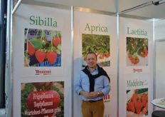 Antonio Ferraresi von der italienischen Mazzoni Gruppe präsentierte die neuen Erdbeersorten Sibilla, Aprica und Laetitia auf der expoSE 2015.