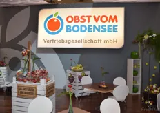 "Der Stand der Obst vom Bodensee Vertriebsgesellschaft GmbH auf der Fruit Logistica 2016. Ansprechpartner war Esther Dworak (Marketing). Unter anderem stellte die Gesellschaft aus Süddeutschland den Röhrenapfel "Rockit" vor."