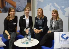 Am Stand der QS Qualität und Sicherheit GmbH (v.l.): Caroline Thiesmeier, Jana Nägler, Sabrina Schröder und Carina Gotto.