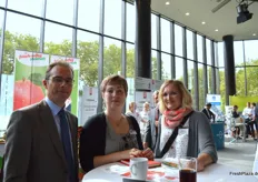 Koen Vanswijgenhovenkoen von VLAM Deutschland mit Christiana Weiser und Kristina Vogt von Fruchthandel Magazin