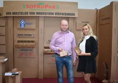 Das Team der Polnischen Firma SofruPak: Inhaber Adam Sikorski und eine Mitarbeiterin