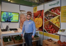 Manuel Scheuring vor dem Stand der Firma Volmary, Spezialist in Jungpflanzen