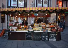 Die Krämer auf dem Münchner Christkindlmarkt kaufen ihre Ware direkt ein auf dem Großmarkt