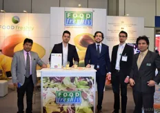 Das Team der Firma Food Freshly mit dem Geschäftsführer Benjamin Singh (2. ab links)