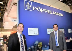 Georg Marischen und Gerhard Brock vor dem Stan der Pöppelmann Werkzeugbau GmbH & Co. KG