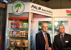 Die Vertretung der Palm Nuts & More GmbH & Co KG: Joachim Alkewitz und Bernd Hofmeister.