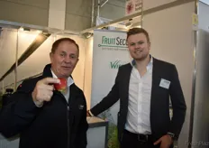 Rupert Matzer und Christian Wolf am Stand der österreichischen Firma Fruitsecurity, spezialisiert auf Schutznetze für den Obstbau.