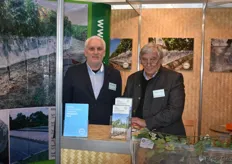 Michael und Helmut Thies am Stand der Schlachtrupp KG, spezialisiert auf Schutzlösungen und Obstbaubedarf