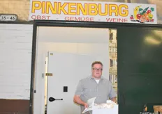 Bernd Pinkenburg beliefert regionale Gastronomie und Großverbraucher, sowie Wochenmarkt- und Fachhändler mit Obst, Gemüse und Weinen.