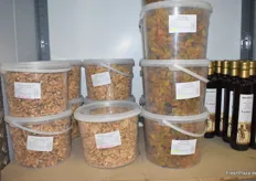 Nüsse und Trockenfrüchte im Lager der Firma Seyfi