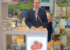 Laszlo Nagy des Unternehmens Szalmari Izek KFT war präsent um die neuesten Produktlinien für Trockenäpfel zu präsentieren. Außer den Apfelchips und –Würfeln liefert das Unternehmen auch Säfte und andere verarbeiteten Produkte aus Kernobst.