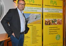 Michael Hörnschemeyer ist der Gründer und Geschäftsführer der M.H. Verpackungs- und Anlagentechnik GmbH. Die Kernkompetenz des Unternehmens ist die Herstellung sowie der Vertrieb von Anlagen, vorwiegend für Kartoffeln, Zwiebeln und Karotten.