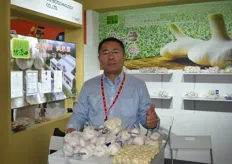 Kerry Chen von Jiangsu Nature liefert frischen und geschälten Knoblauch an den internationalen Markt. 