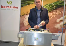 Dietmar Baumeister ist Aussteller der 1. Stunde: Das Gummiringverfahren für Spargel und andere Gemüsekulturen ist seit jeher eins der Markenzeichen des Unternehmens. 