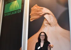 Jacqueline Reinhold kümmert sich um den Vertrieb beim Mitteldeutschen Zwiebelkontor. Die Vermarktungsorganisation betreibt fünf Packstationen und bezieht ihre Zwiebeln von über 10 Erzeugergenossenschaften in Sachsen, Sachsen-Anhalt un Thüringen. 
