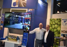 Arnout Jongman und Dirk Brüning von Van der Graaf Antriebstechnik GmbH. Das Unternehmen hat vor ca. 2 Jahren einen robusten Trommelkoffer aus Edelstahl entwickelt. Diese Optimierung findet guten Anklang.