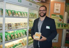 Patrick Konig repräsentiert die Uwe Niklas GmbH. Die bayerische Firma vertreibt eine breite Auswahl an biozertifizierten Pilzen (frisch sowie getrocknet).