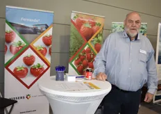 Hubert Flachslander vertritt die niederländische Jungpflanzenfirma Vissers. Das Unternehmen präsentierte einen Auszug aus dessen neuen Sortenkatalog, wie Destiny, Harmony, Fernando und Cory. 