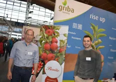 Andreas Mittermair und Thomas Platzgummer am Stand der Firma Griba: "Die neuesten Sorten unseres 2009 gegründete Züchtungsprogramms haben auf der Fruit Logistica eine gute Resonanz bekommen. Vor allem Ost-Europa ist ein wachsender Markt für uns", erzählz Herr Platzgummer auf Nachfrage. 