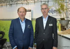René (links) und John Meijers von für Meijers Planten, einem Betrieb für die Vermehrung von Produkten wie Spargeln, Erdbeeren und Porree.  