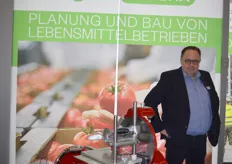 Martin Katzlinger am Stand der Brucha GmbH: Das Unternehmen befasst sich u.a. mit der Prozessplanung sowie dem Anlagenbau für die Kühllagerung von Lebensmitteln, darunter auch Obst- und Gemüse.
