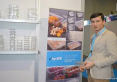 Nazar Garahamov des türkischen Verpackungsherstellers Yöm Vakum präsentierte innovative Kunststoffschalen für den Lebensmittelhandel.