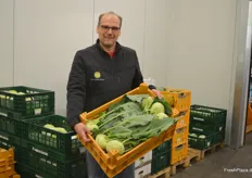 Matthias Bahn ist bereits seit vielen Jahren am Hamburger Großmarkt anzutreffen und ist Geschäftsführer des gleichnamigen Betriebes. Er hat sich im Laufe der Jahre auf deutsches Gemüse und Topfkräuter spezialisiert. 