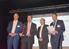 Tegut... gewann in diesem Jahr den Retail Award in der Kategorie "Bio-Angebot im klassischen LEH". Laudator war Jan Doldersum von Rijk Zwaan (ganz links).
