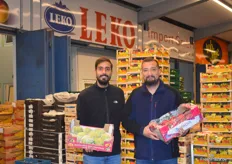 Deniz und Emre Can Allak der Leko Import GmbH. Der Betrieb gehört zur wachsenden Unternehmensgruppe Marmara GmbH mit Standorten in Düsseldorf und Frankfurt. 