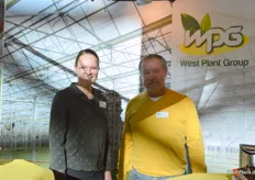 Elisabeth Dühnen und Lutz Vehlen der West Plant Group: Das Unternehmen vertreibt hauptsächlich Erdbeerjungpflanzen, aber eben auch Kohl-, Sellerie- und Kräuterpflanzen.