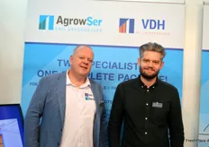 Henk van Tuijl und Bernardus van der Heide von AgrowSer und VDH. Das Unternehmen gilt als namhafter Zuliefer im Bereich Gewächshausbau. 