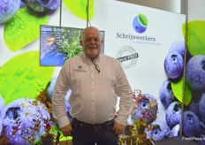Leon Schrijnwerkers des gleichnamigen Unternehmens gilt als Spezialist in Sachen Blaubeerjungpflanzen. "Die mittelspäte Sorte Calypso hat großes Wachstumspotenzial, da sie ertragreich und großbeerig ist."