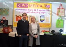 Norman und Eva Killius von Kiwi Media. Die umweltfreundlichen Tragetaschen des Unternehmens finden gerade in der Direktvermarktung besonders guten Anklang. 