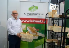 Lubianki ist ein polnischer Hersteller von Holzschliffschale, u.a. für Beerenobst. 