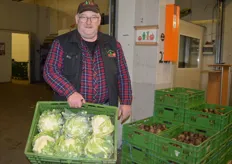 Peter Josef Esser betreibt zusammen mit seinen zwei Söhnen den Gemüsebaubetrieb. Esser sr. ist jede Nacht am Verkaufsstand anzutreffen. Schwerpunkt des Großhandels liegt auf dem Handel mit Freilandgemüse aus dem Eigenbau sowie zugekaufter Ware.